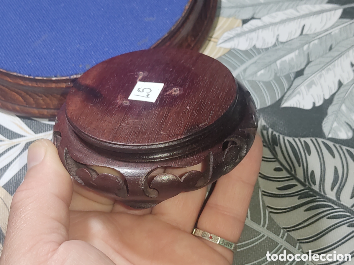 Arte: Antigua Peana oriental de madera tallada.*LS*