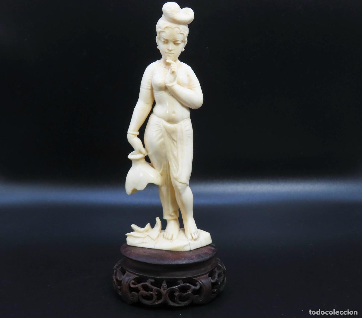 Arte: MUJER INDIA TALLA EN MARFIL