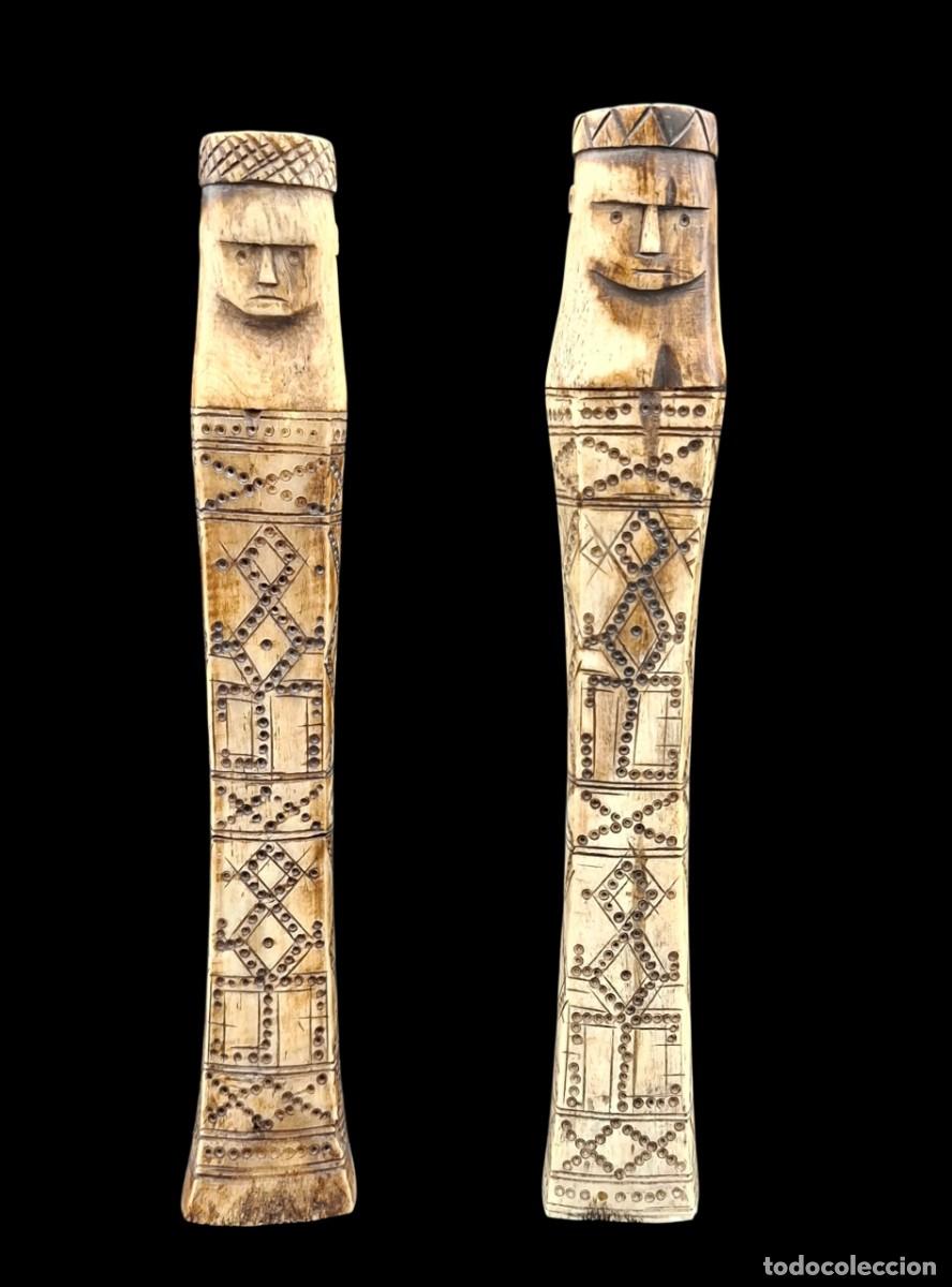 Arte: PAREJA DE CONTENEDORES DE HUESO DE MEDICINA CHAMANICA DE INDONESIA
