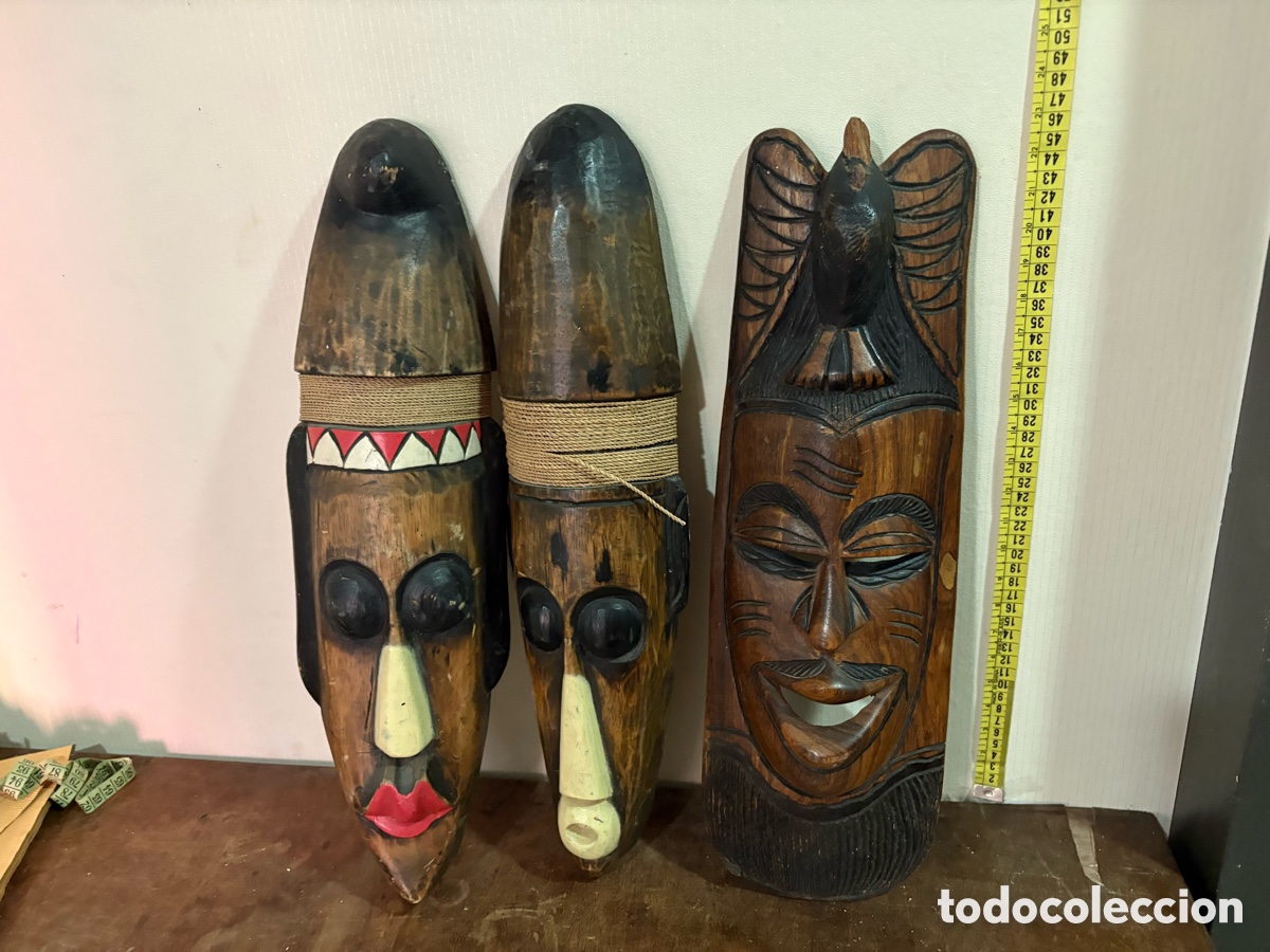 Arte: conjunto de tres m&aacute;scaras decorativas de madera presenta dise&ntilde;os artesanales