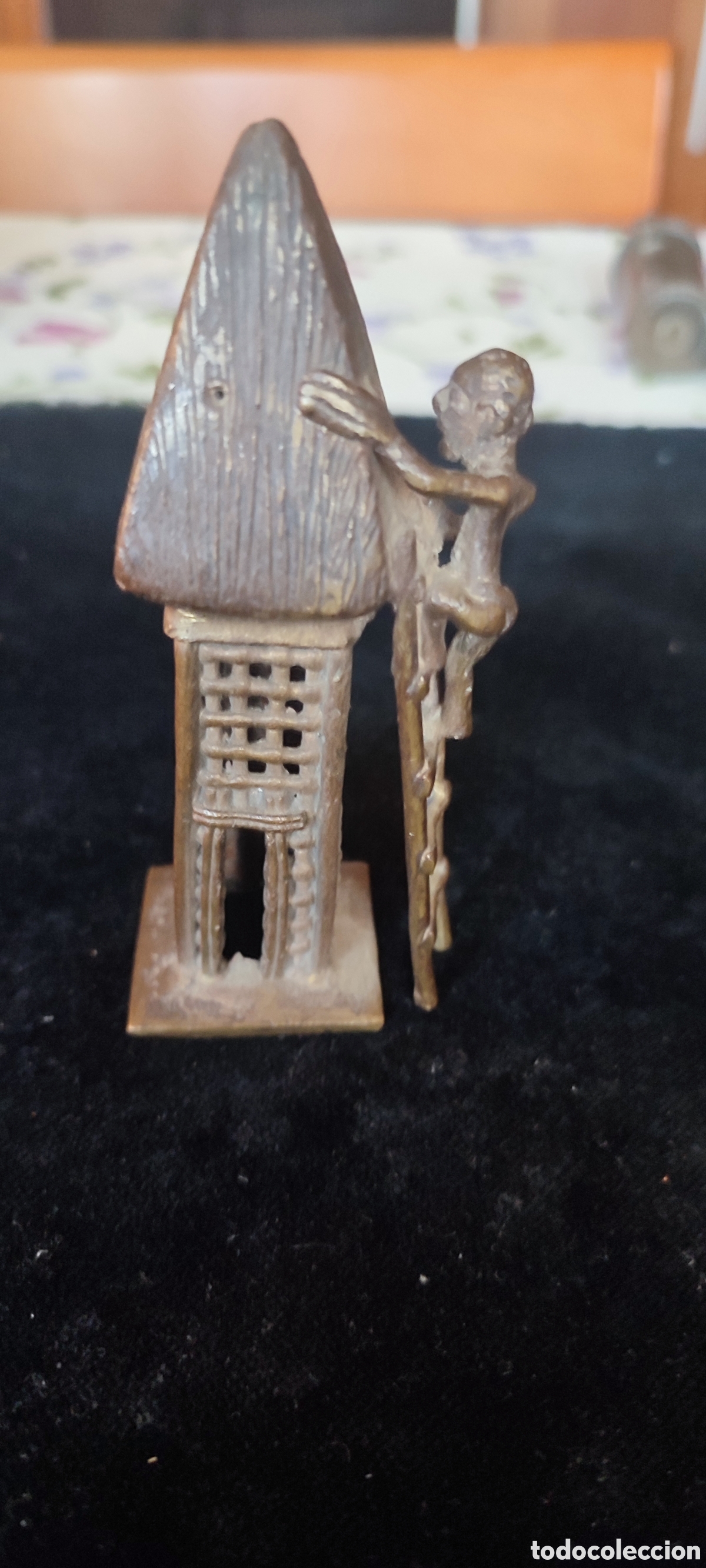 Arte: Antigua escultura de bronce africano siglo XIX Granero de mijo Lobi Burkina Faso
