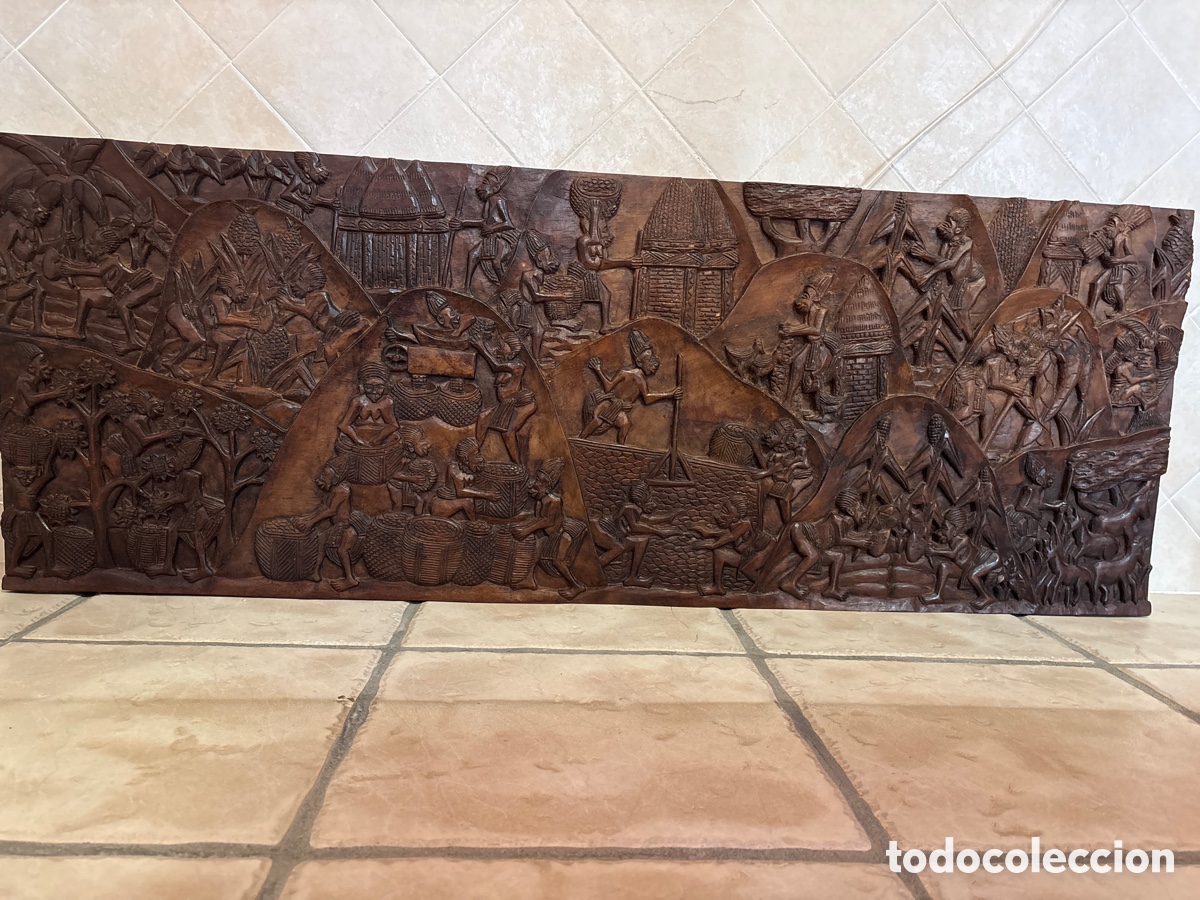 Arte: Panel africano tallado en madera maciza
