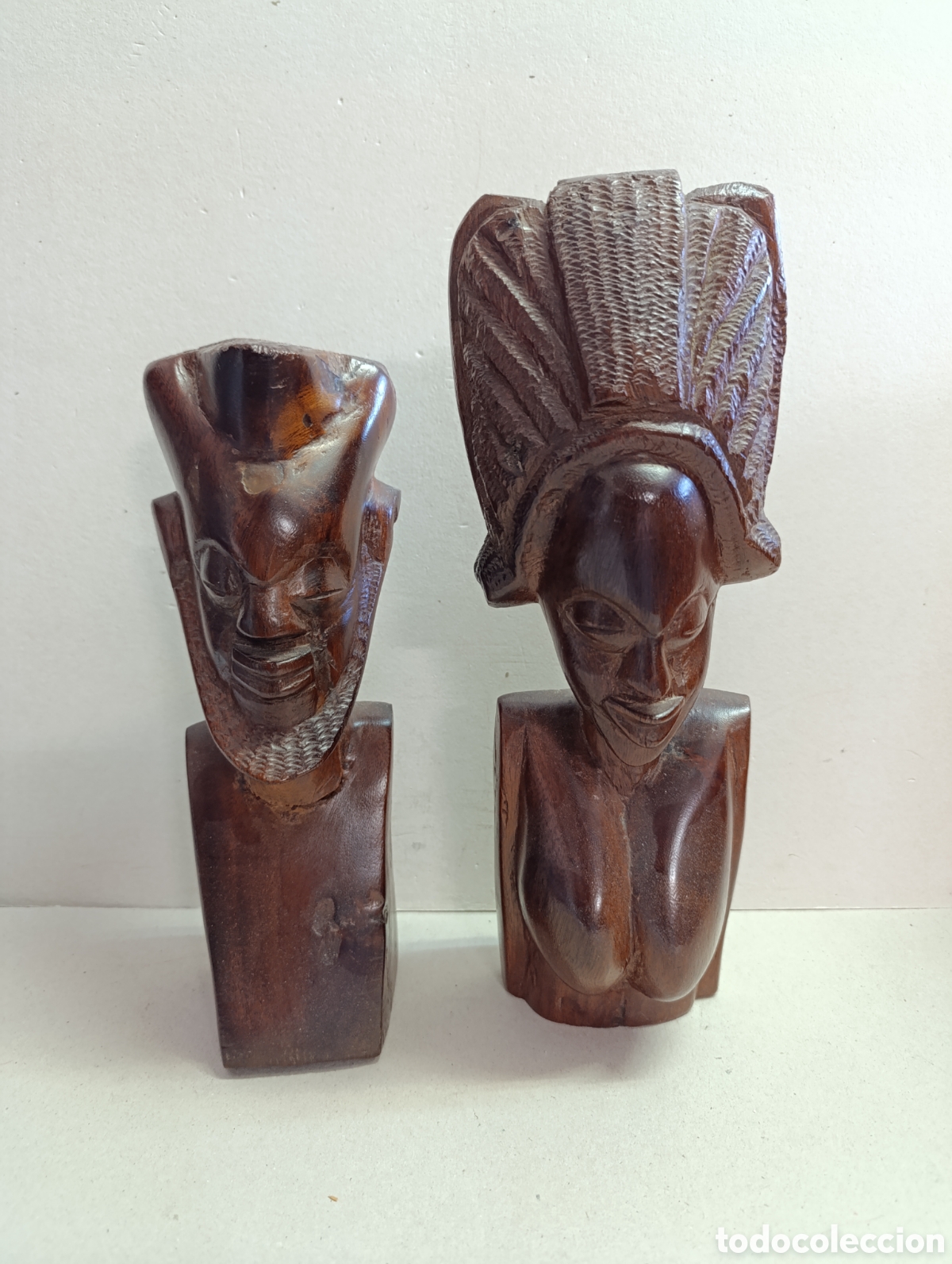 Arte: PAREJA DE FIGURAS AFRICANAS TALLADAS EN MADERA. HOMBRE Y MUJER.