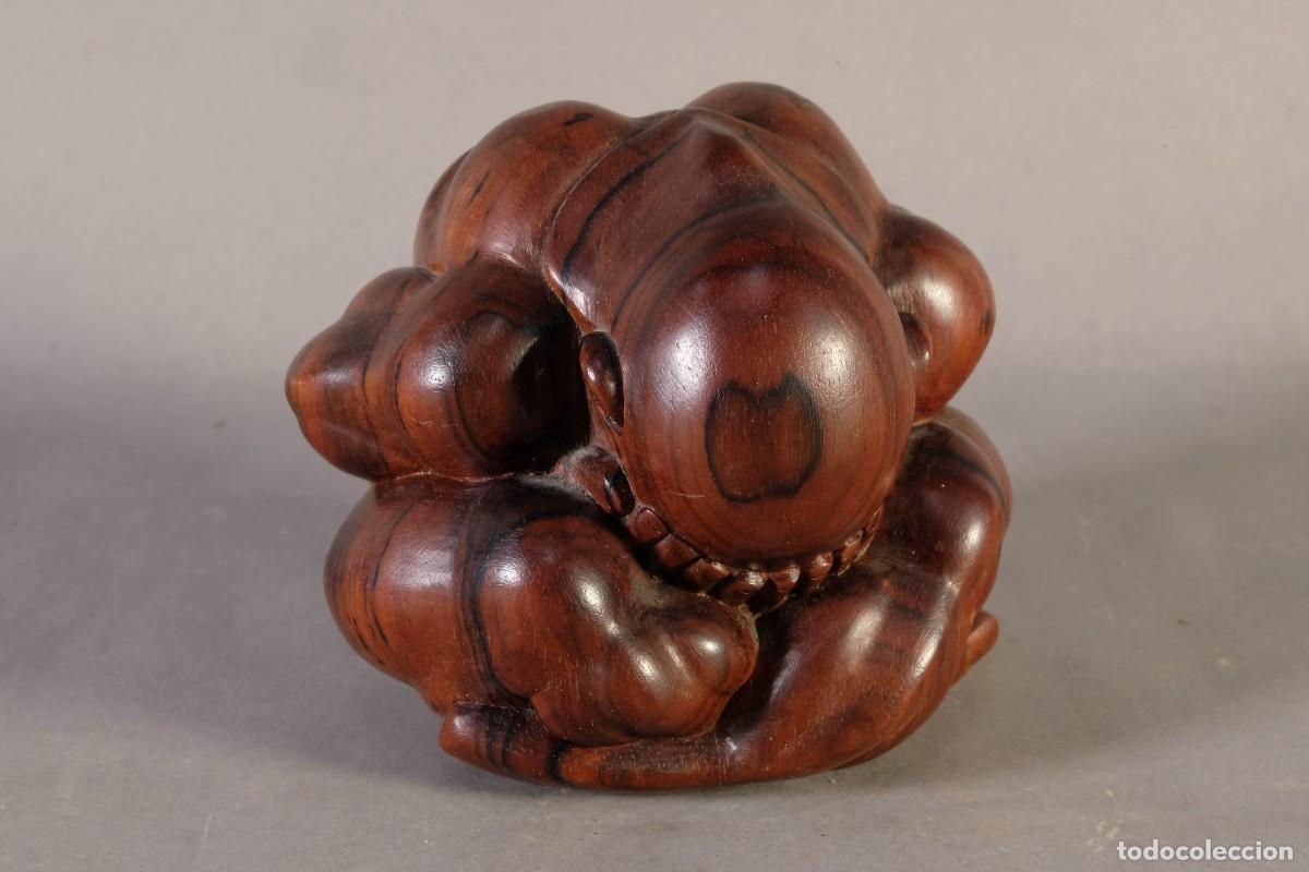 Arte: FIGURA ORIENTAL EN POSICI&Oacute;N DE FLOR DE LOTO EN MADERA