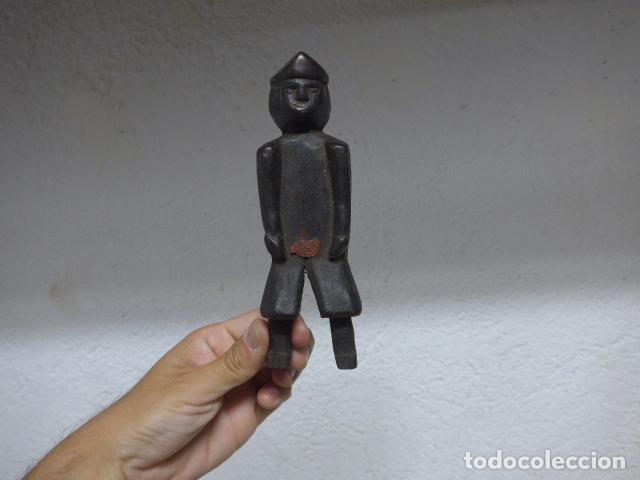 Arte: Antigua escultura figura de Borneo con sello de lacre de importacion, Indonesia