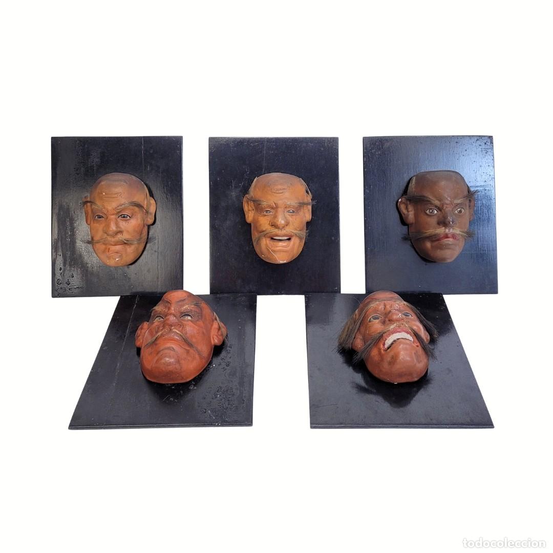 Arte: (5) Juego de m&aacute;scaras Noh, papel mach&eacute; y madera ebonizada, periodo Meiji, f. s. XIX - Jap&oacute;n