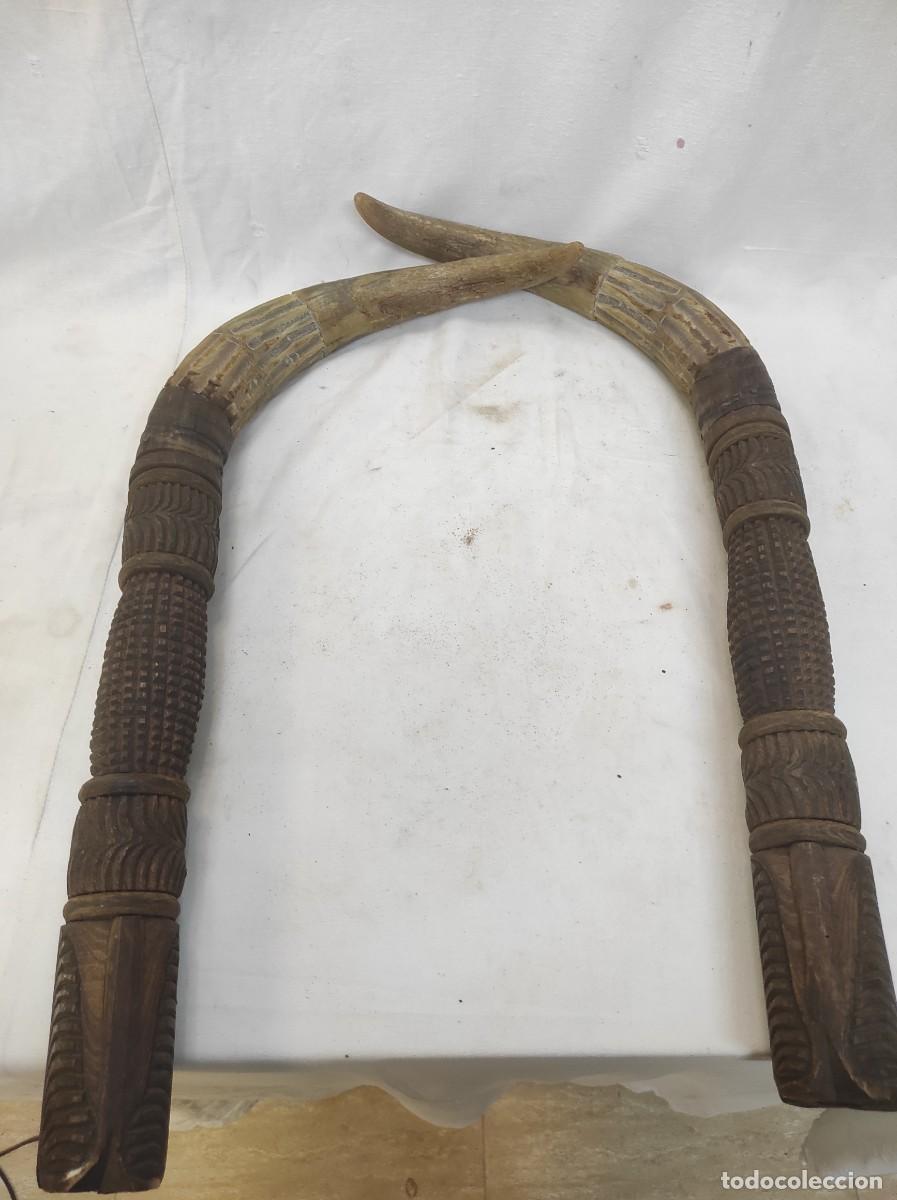 Arte: Preciosos cuernos tribales africanos antiguos asta y madera muy trabajados y muy decorativos!