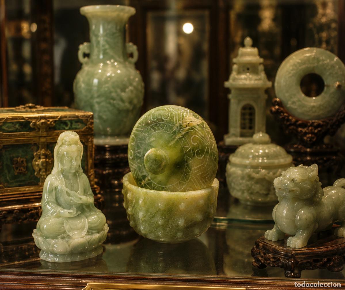 Arte: CHINA 1930 : ANTIGUO RECIPIENTE CHINO CON TAPA DE JADE TALLADO Y CON FINOS LABRADOS &middot; 171 GRAMOS