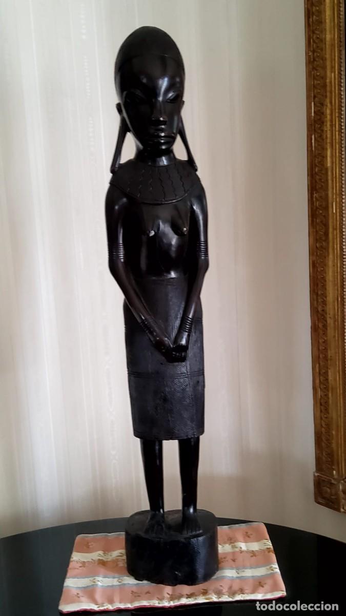 Arte: Gran escultura africana femenina tallada en madera. Estilo Makonde. 90 cm