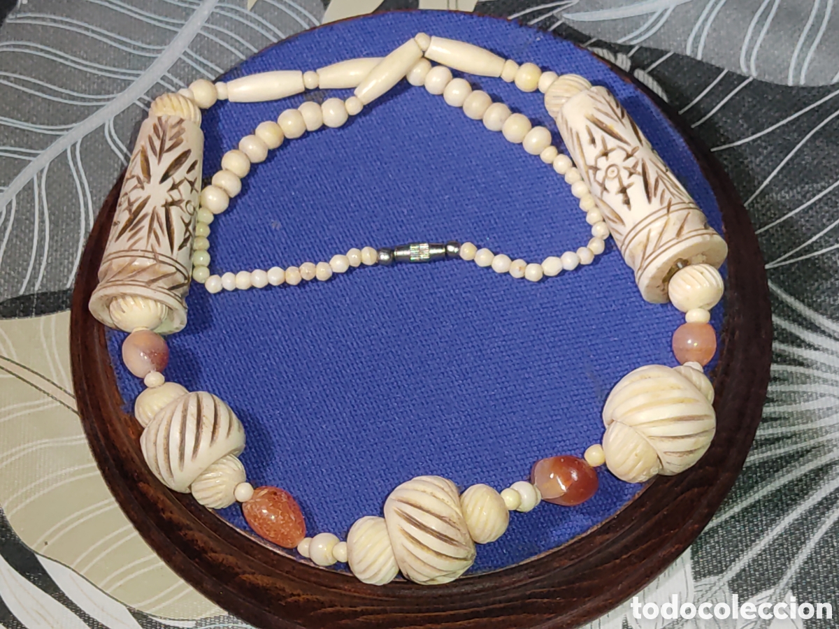Arte: Collar &eacute;tnico de hueso y &aacute;gatas.Vintage