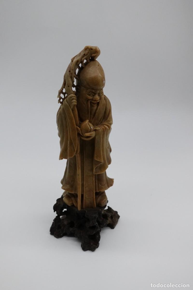Art: FIGURA ORIENTAL ANTIGUA DE SHOU LAO DIOS DE LA LONGEVIDAD EN PIEDRA JAB&Oacute;N CON BASE