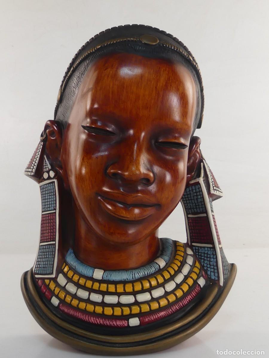 Arte: BONITA FIGURA BUSTO DE MUJER AFRICANA HECHA DE RESINA