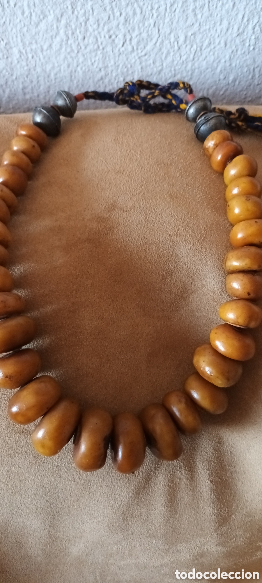 Arte: Collar bereber en resina de ambar o copal