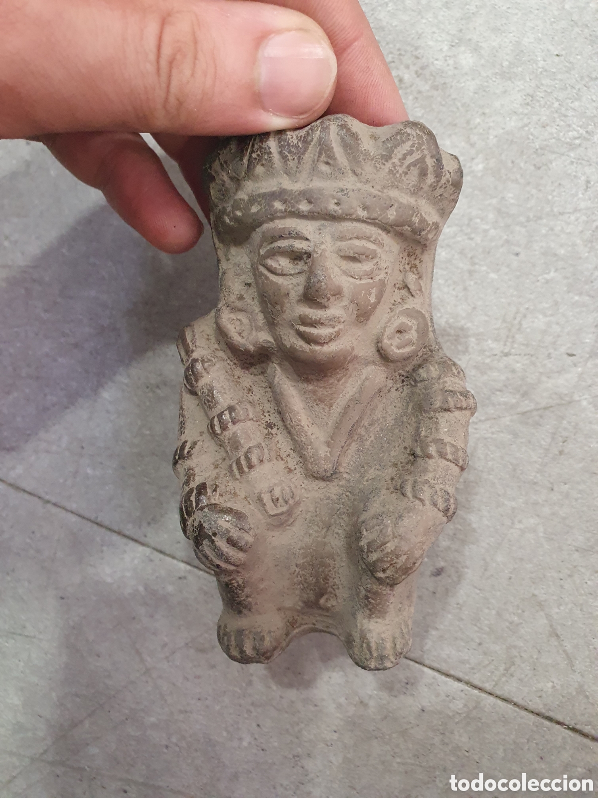 Arte: Figura de barro ind&iacute;gena. (L120)