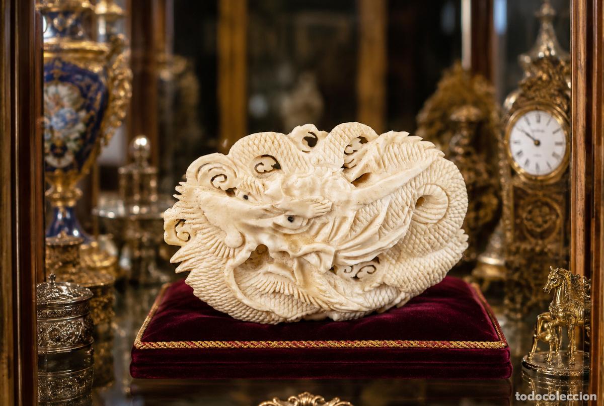 Art: FIN SIGLO XIX &middot; ANTIGUO GRAN BROCHE CHINO 5.1CM &middot; ESCULTURA GRAN DRAG&Oacute;N DE MARFIL &middot;FIRMADO Y SELLOS