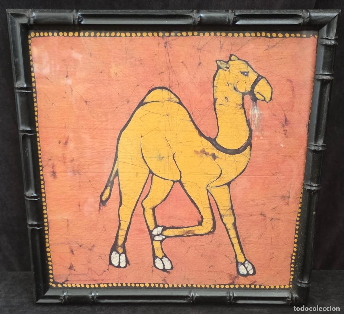 Arte: Cuadro Batik Artesanal Camello del Desierto Enmarcado &ndash; Arte &Eacute;tnico Oriental &ndash; 43 &times; 41 cm