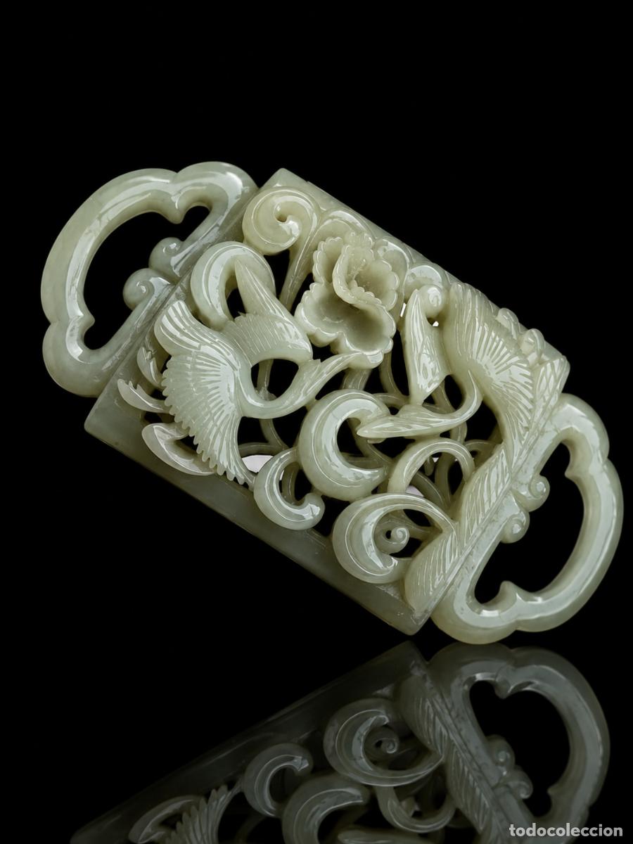 Arte: Excepcional Placa de Cintur&oacute;n en Jade Celad&oacute;n Tallado en Calado, Siglo XVIII/XIX. Dinastia Qing.