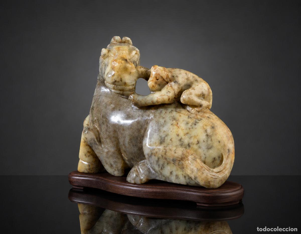 Arte: Extraordinaria pieza en Jade nefrita moteado, del siglo XVIII/XIX, dinastia Qing.