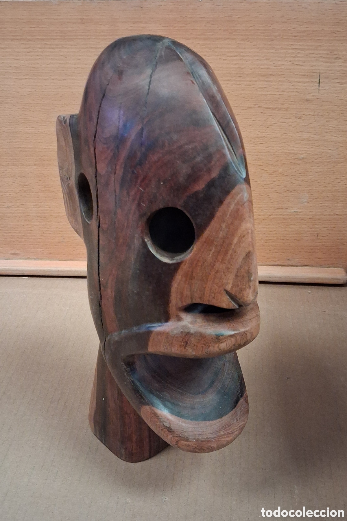 Arte: BUSTO AFRICANO EN MADERA TALLADA.