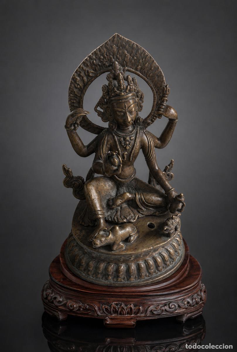 Arte: Bodhisattva Vasudhara finales del XIX, principios XX.