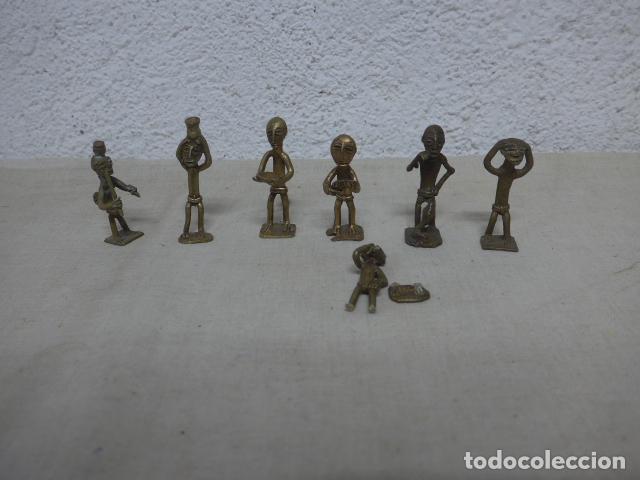 Arte: Lote de 7 antiguas esculturas o figuras de bronce africano, seguramente pesos de balanza. Africa.