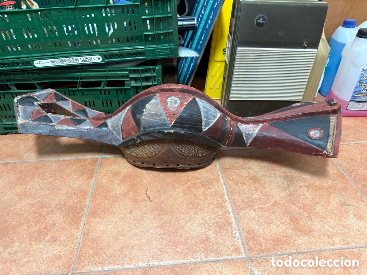 Arte: M&aacute;scara casco africana antigua tallada en madera &ndash; Arte &eacute;tnico