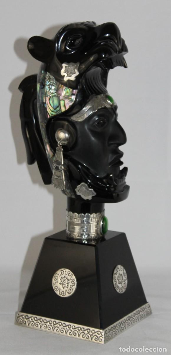 Arte: Cabeza de Pakal en obsidiana negra pulida con plata de ley y concha. Arte mexicano