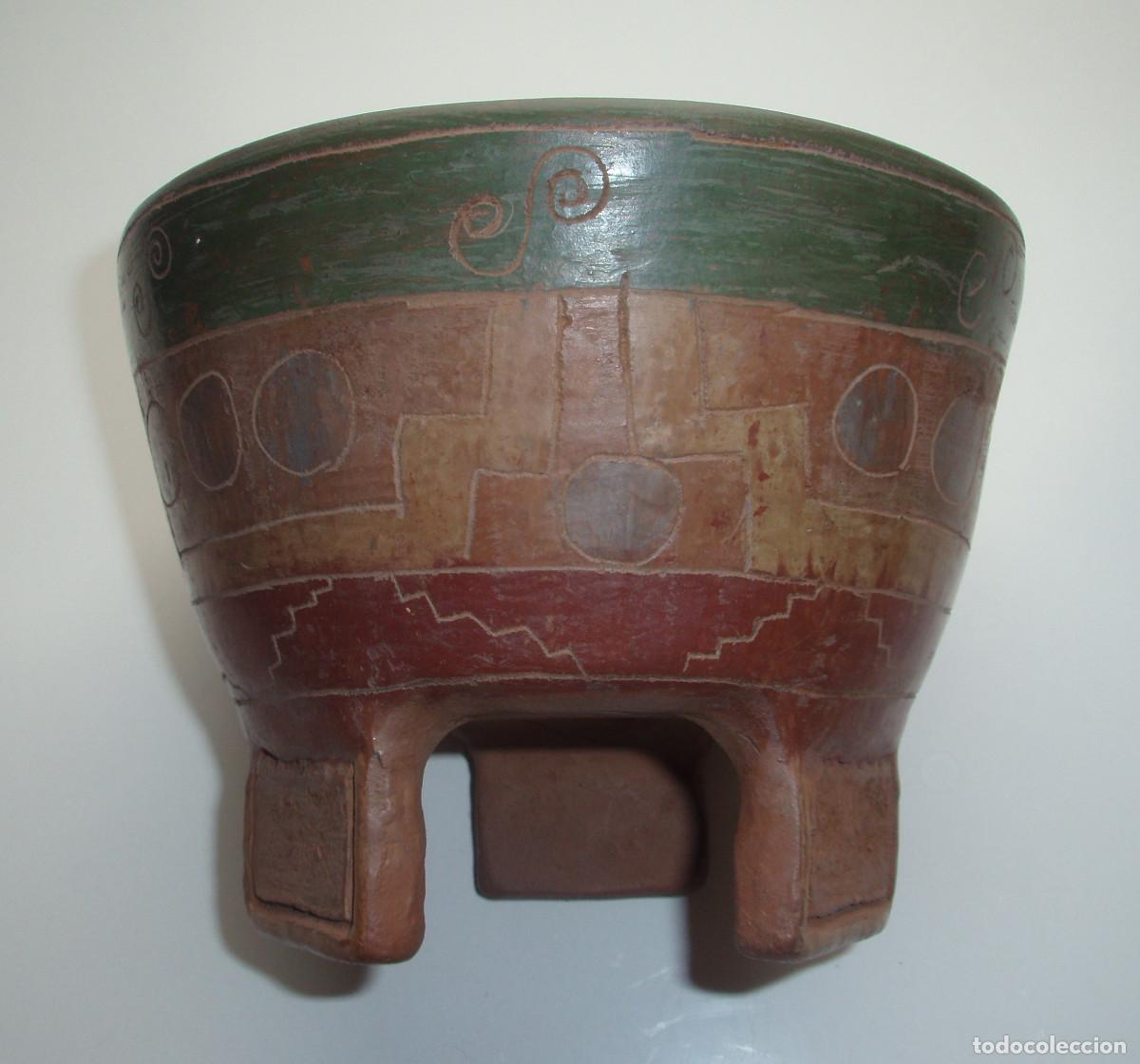 Arte: REPRODUCCI&Oacute;N DE UNA VASIJA CEREMONIAL PRECOLOMBINA. TERRACOTA DECORADA, PATINADA A MANO Y LUSTRE.