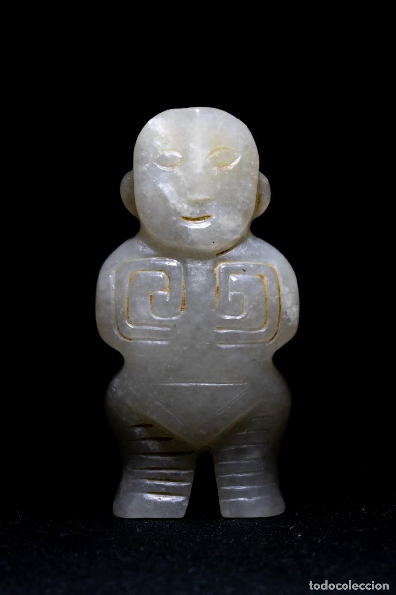 Arte: Figura humana de jade blanco, periodo de las Primaveras y Oto&ntilde;os, China (770&ndash;476 a. C.)