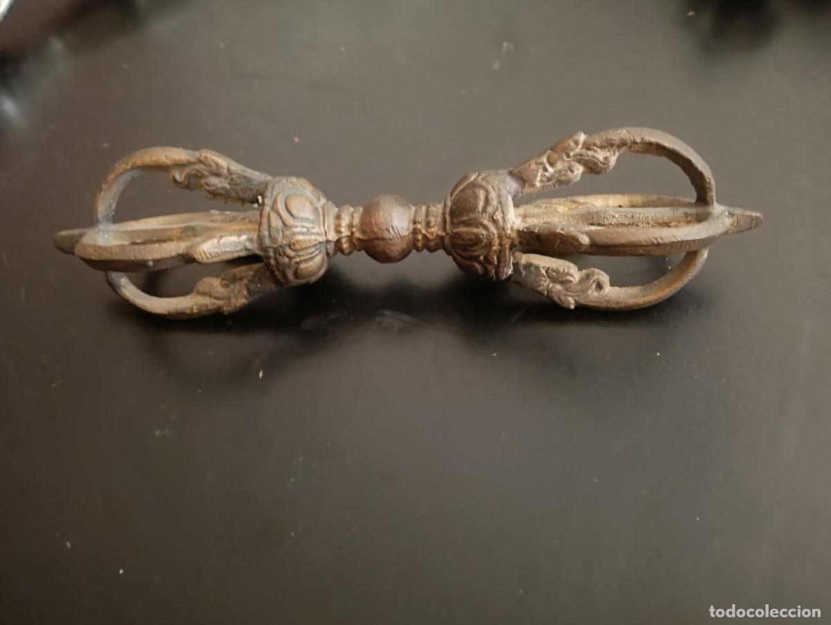 Arte: ANTIGUO Y ORIGINAL DORJE / VAJRA DEL HINDUISMO / BUDISMO - EN ESCULTURA DE BRONCE - 16 CM