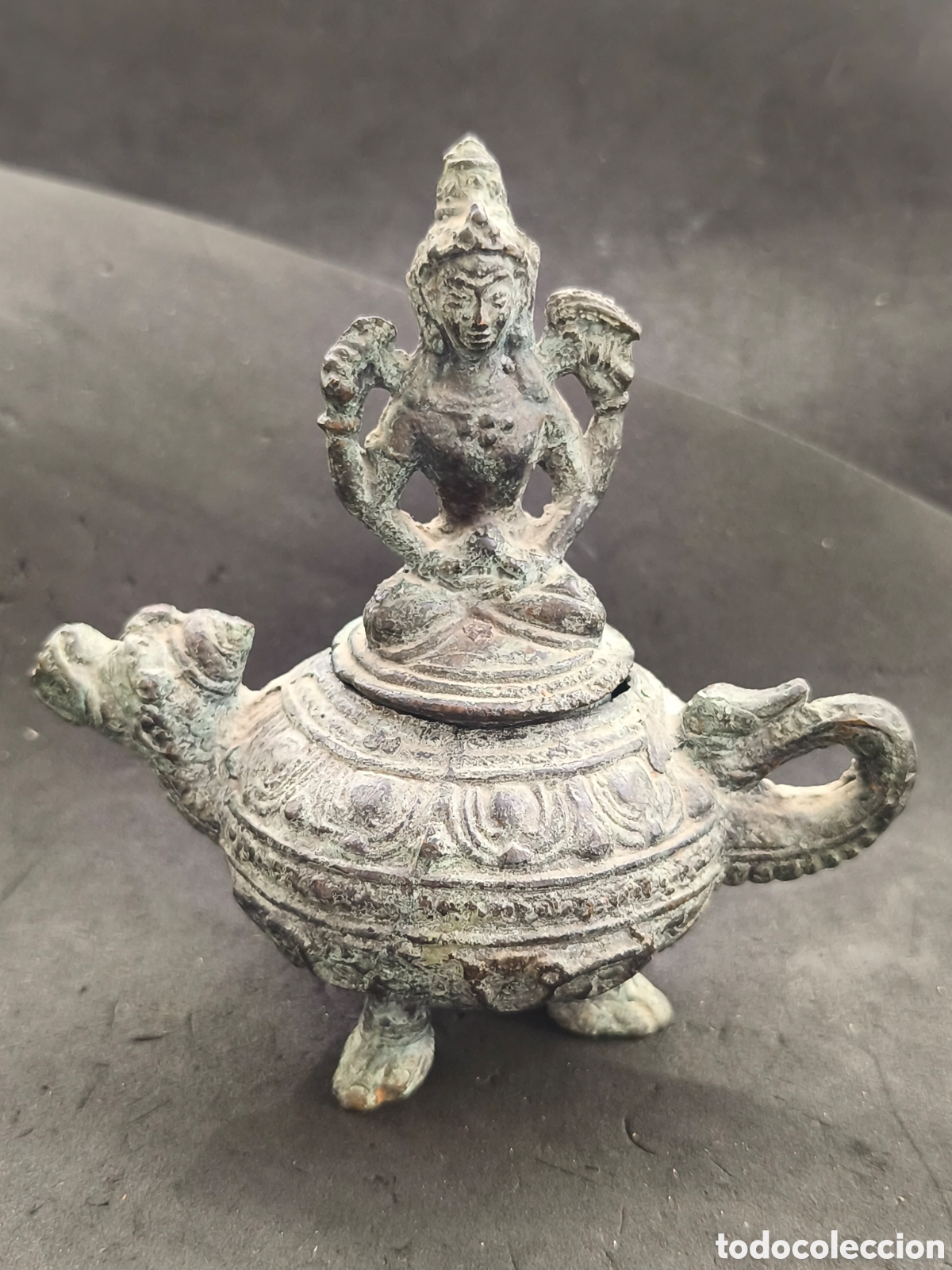 Arte: Magn&iacute;fico incensario antiguo de bronce fundido con forma de drag&oacute;n y Buda.