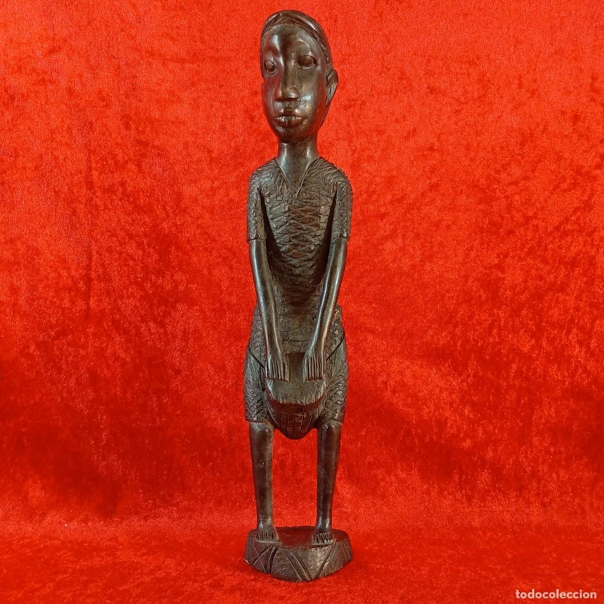 Arte: PRECIOSA ESCULTURA TRIBAL AFRICANA - TALLADA A MANO EN MADERA - 30 X 6 X 5 CM