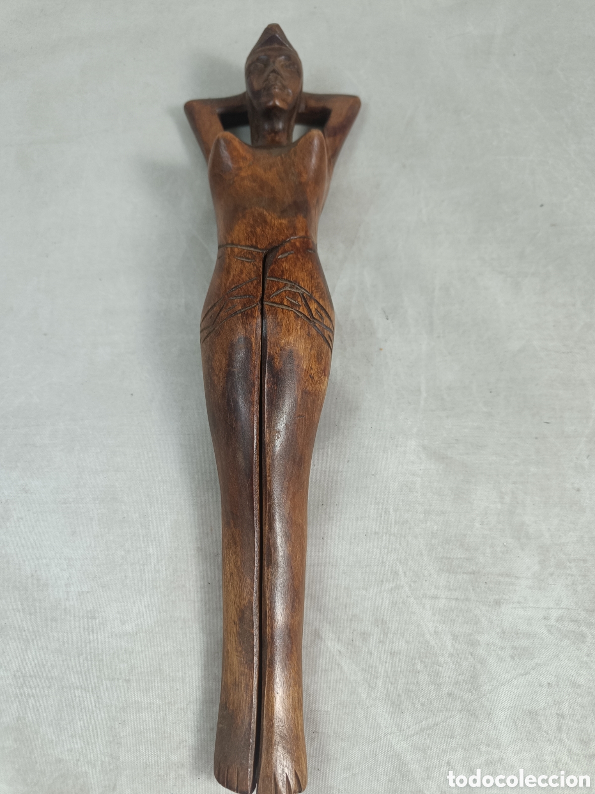 Arte: ESCULTURA DE MADERA TALLADA CASCANUECES EN FORMA DE MUJER.