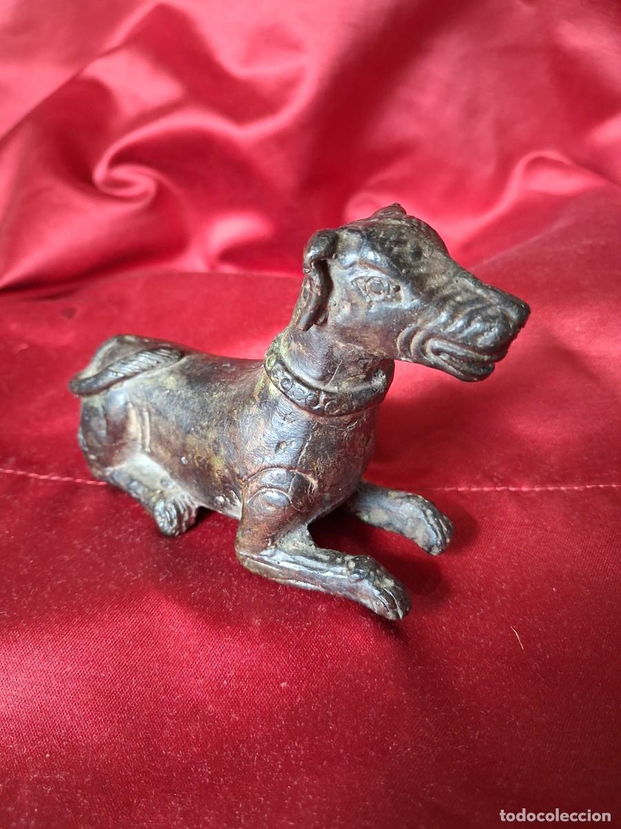 Arte: Antiguo perro de bronce chino.XIX