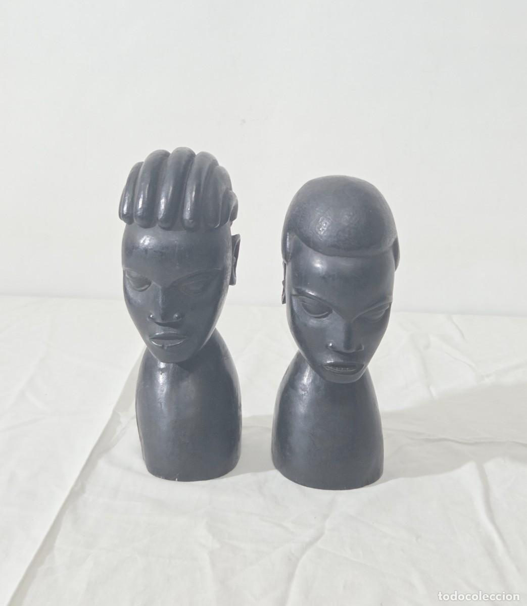Arte: Pareja de bustos en madera noble muy pesada, Africa