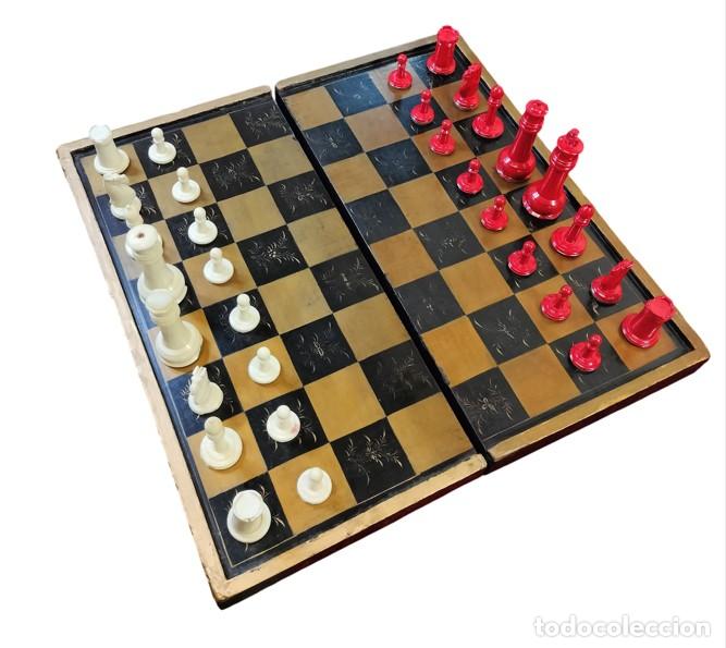 Arte: ANTIGUO TABLERO DE AJEDREZ Y BACKGAMMON DE ESTILO CANTON&Eacute;S. MADERA LACADA Y HUESO. CHINA. XIX.