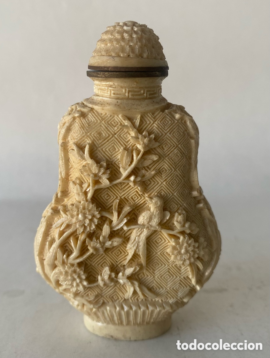 Arte: Snuff bottle botella de rap&eacute; China de mediados Siglo XX resina moldeada para imitar marfil