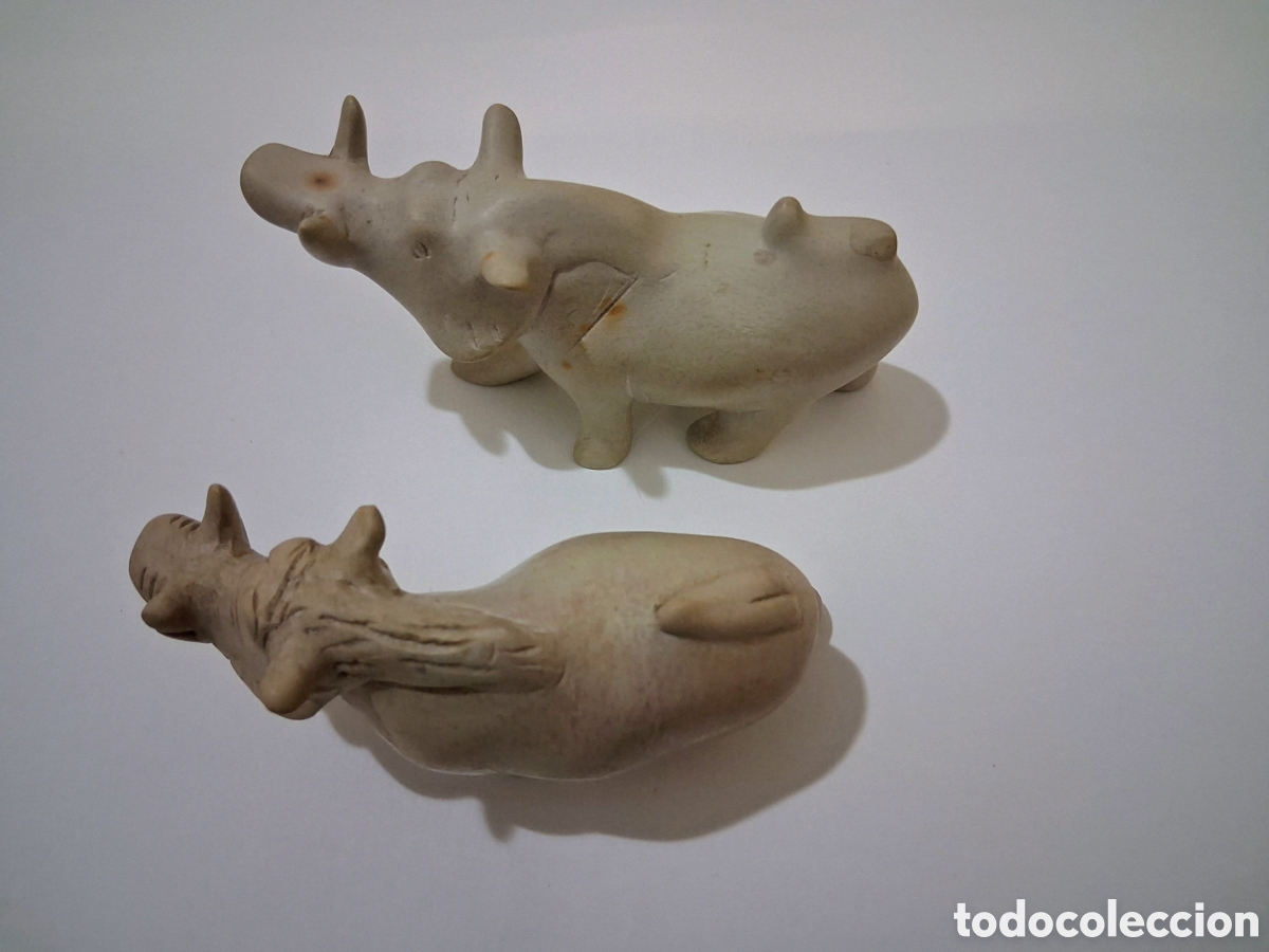 Arte: Pareja de rinocerontes africanos tallados en piedra &ndash; Made in Kenya