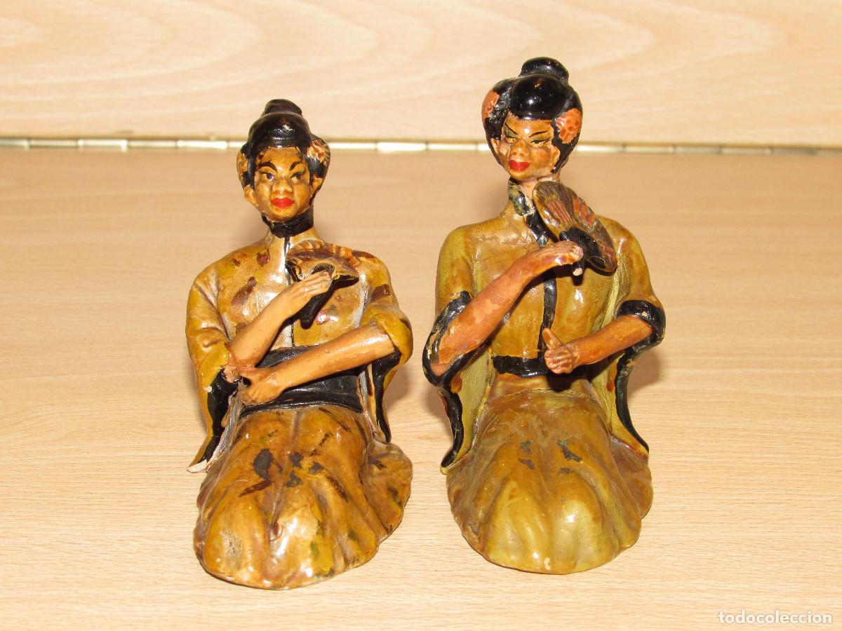 Arte: Par figuras artesanales vintage Geisha Gueisha Geisa posici&oacute;n Seiza barro terracota Jap&oacute;n a&ntilde;os 50