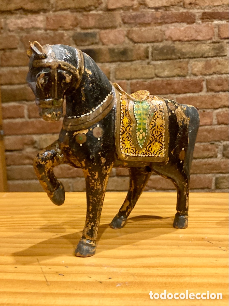 Arte: Antiguo Caballo de Madera Tallada y Policromada - Rajast&aacute;n (India) - S. XX - 17 cm
