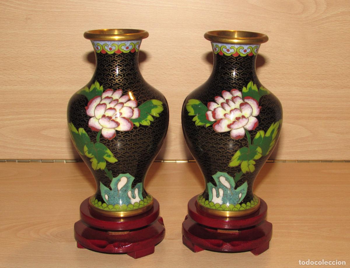 Art: Par pareja jarrones jarr&oacute;n oriental chino cloisonn&eacute; metal esmalte flores 15 cm y peanas giratorias