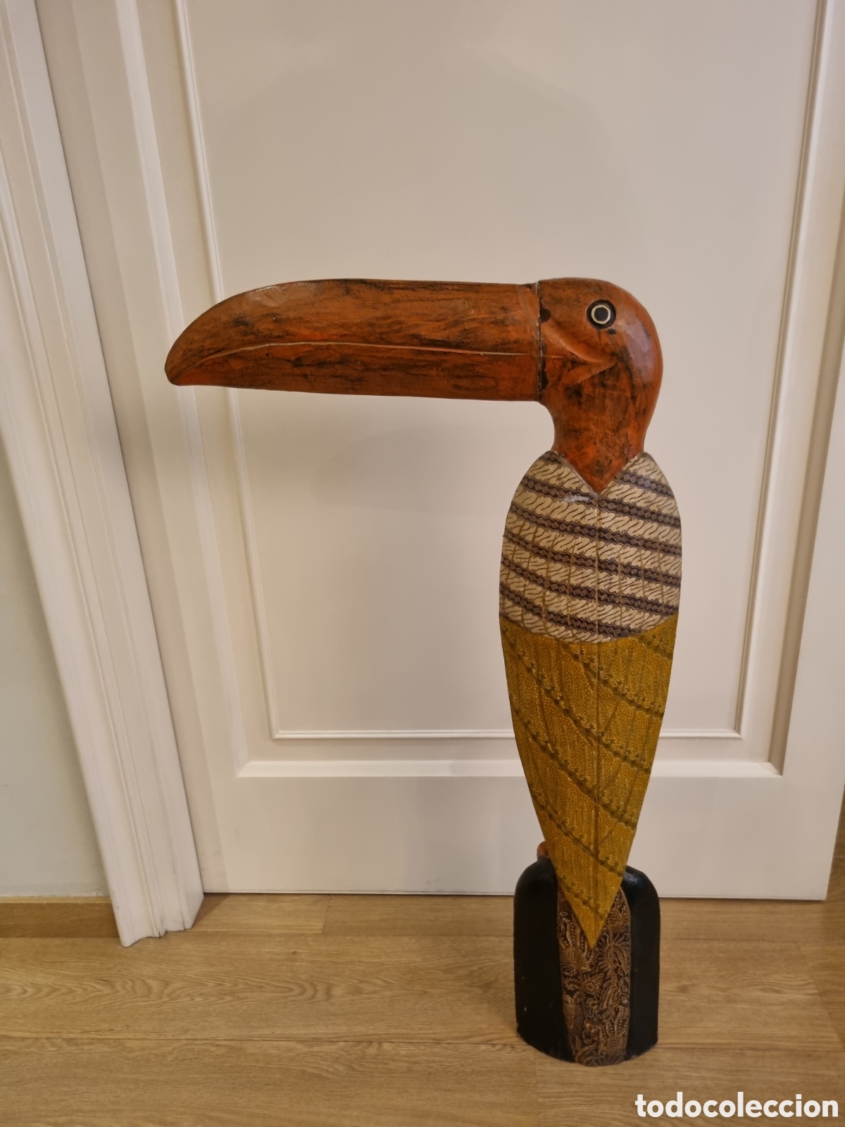 Arte: Impresionante tuc&aacute;n africano en madera tallado a mano