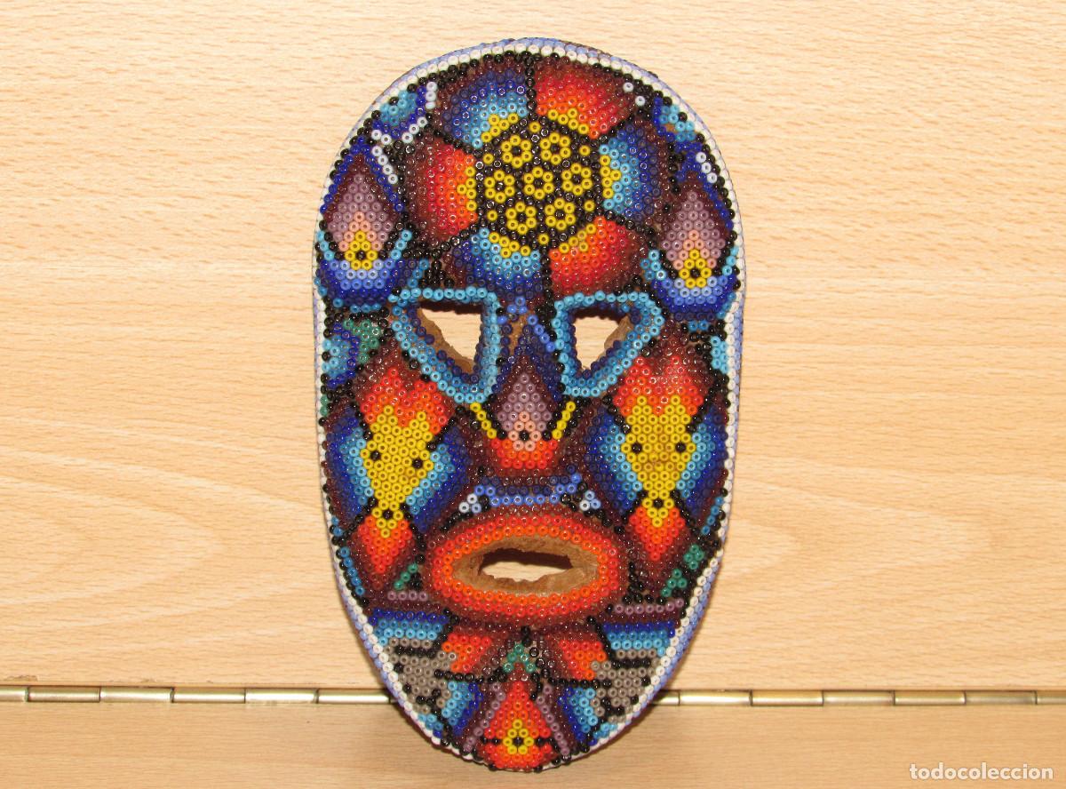 Art: M&aacute;scara artesanal tradicional nativa mexicana M&eacute;xico Arte Huichol Wix&aacute;rika madera cuentas chaquira
