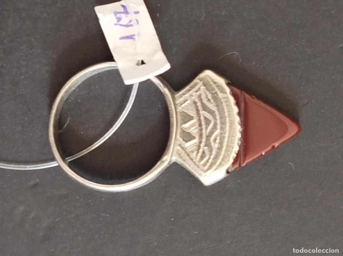Arte: ARTE &Eacute;TNICO AFRICANO. ANILLO. PLATA ANTIGUA. PENDENTIF / COLGANTE TUAREG. &Aacute;FRICA.