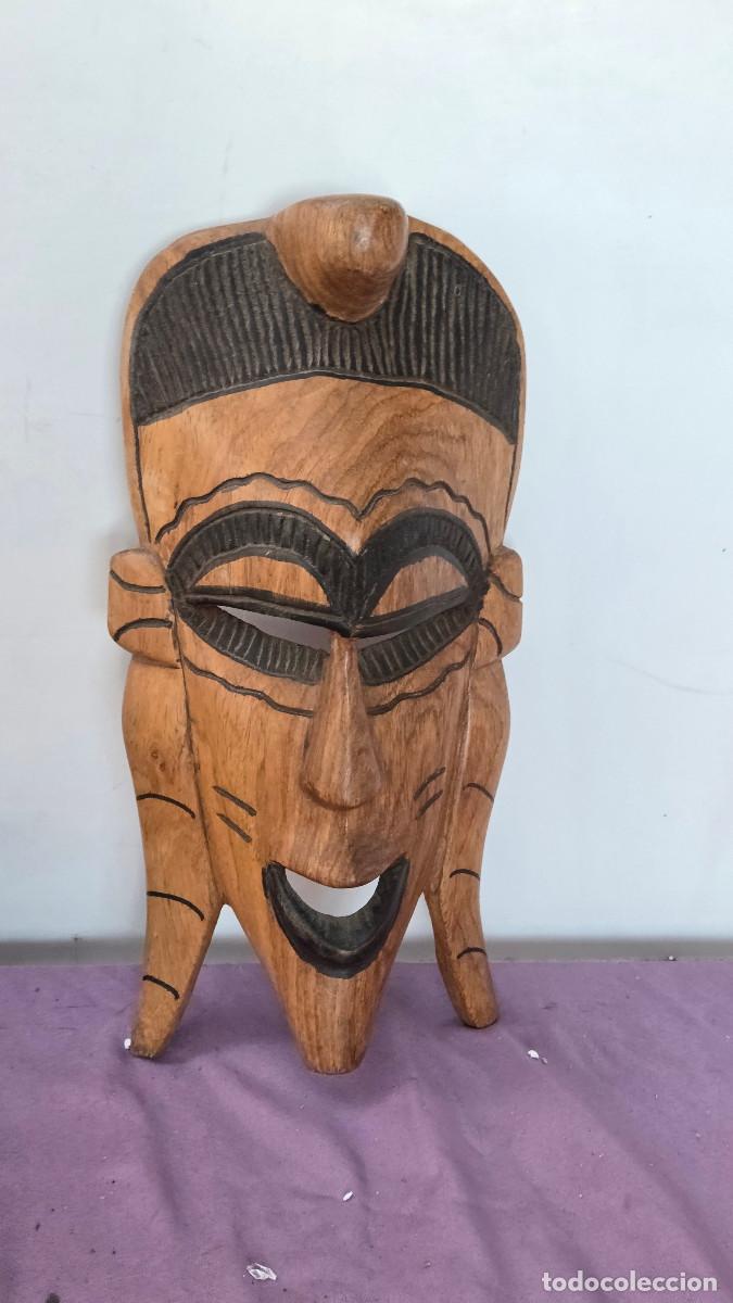 Arte: mascara africana de madera noble