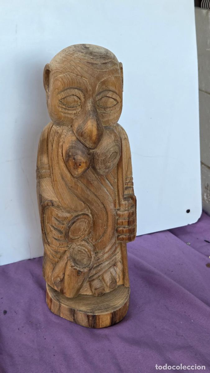 Arte: figura de madera tallada