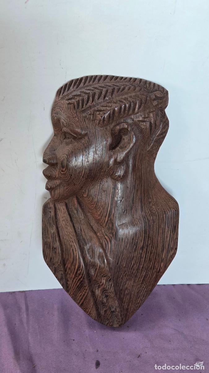 Arte: figura de colgar africana