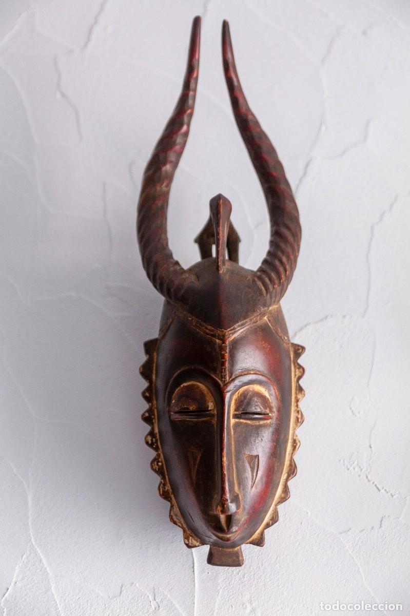 Arte: M&aacute;scara Baul&eacute; de costa de marfil. Mediados del siglo XX.