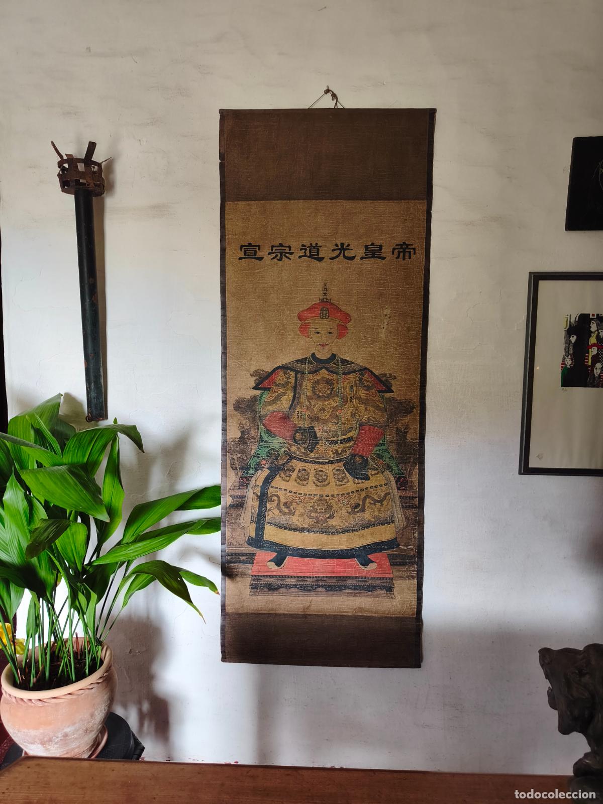 Arte: Rollo colgante tradicional Gu&agrave;zh&oacute;u &middot; 173 x 64 cm &middot; retrato Emperador Daoguang (Dinast&iacute;a Qing)