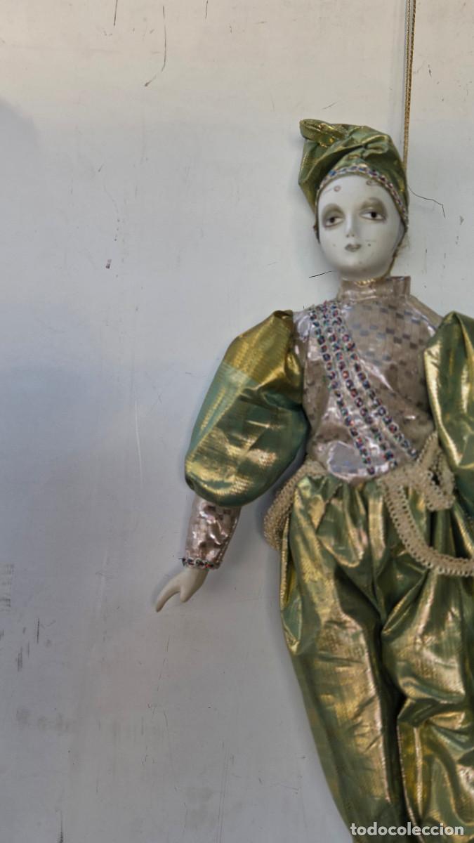 Arte: figura arlequin de porcelana